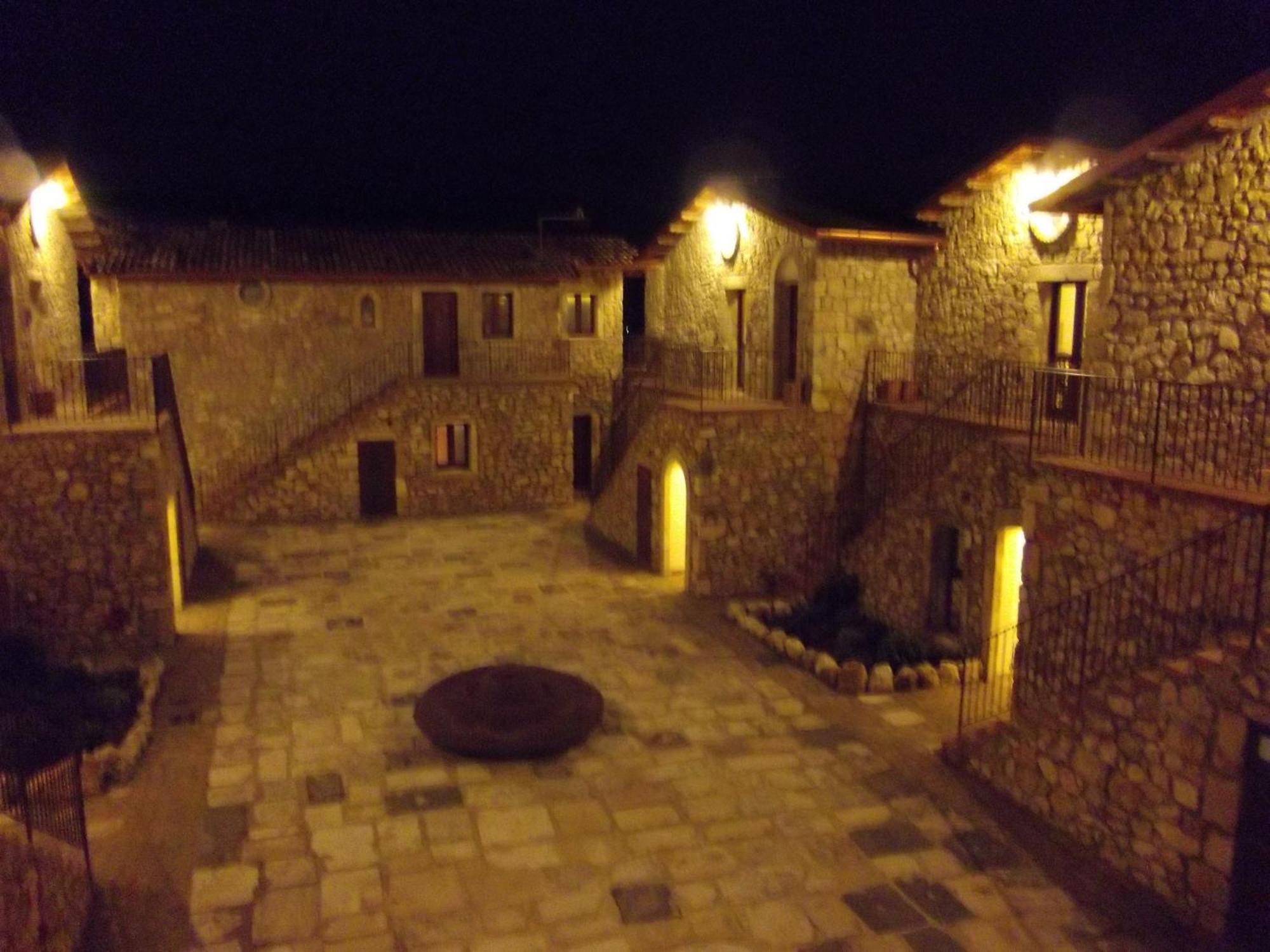 تشلانو Hotel Il Feudo Dei Pierleoni المظهر الخارجي الصورة
