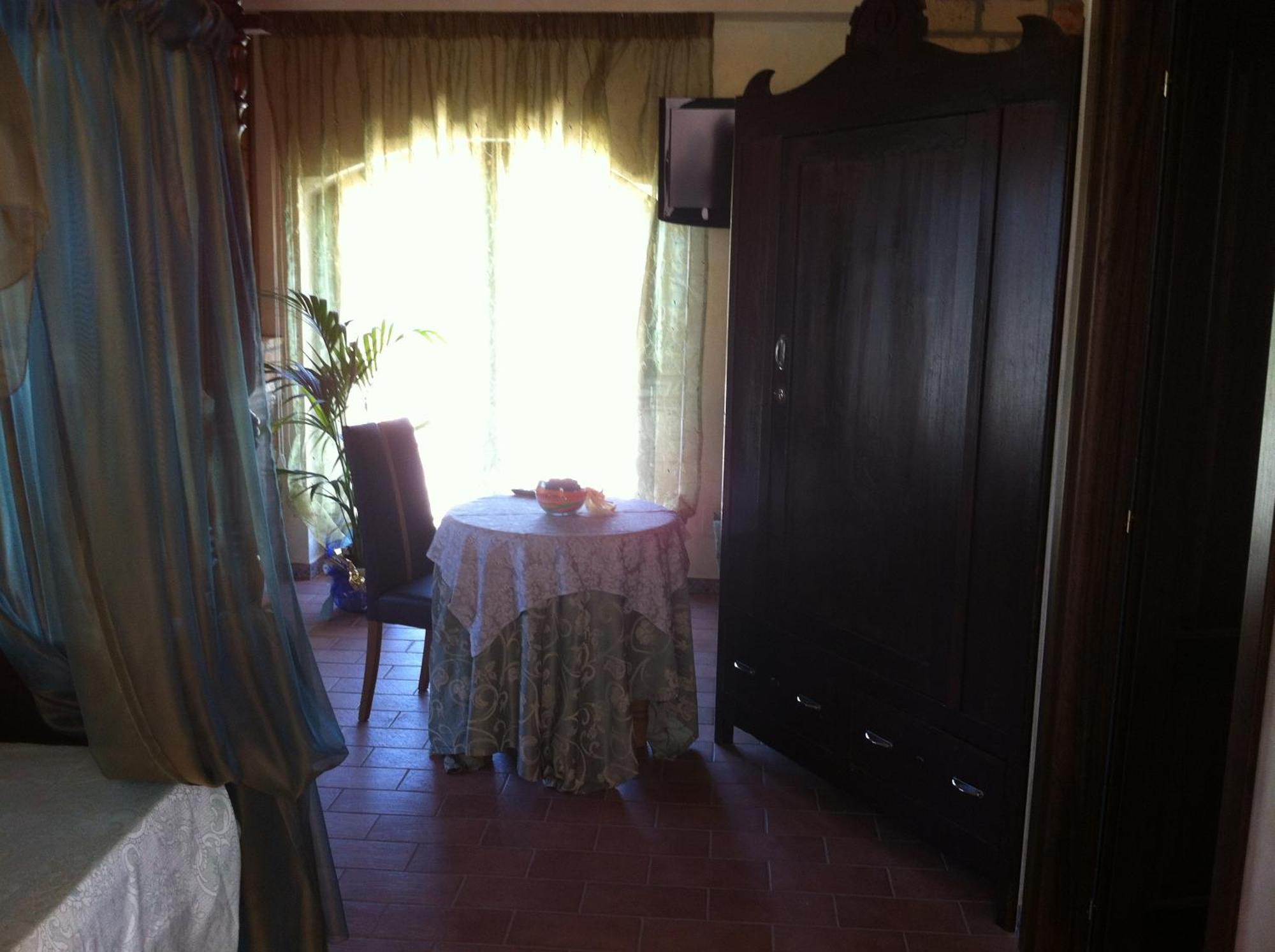 تشلانو Hotel Il Feudo Dei Pierleoni الغرفة الصورة