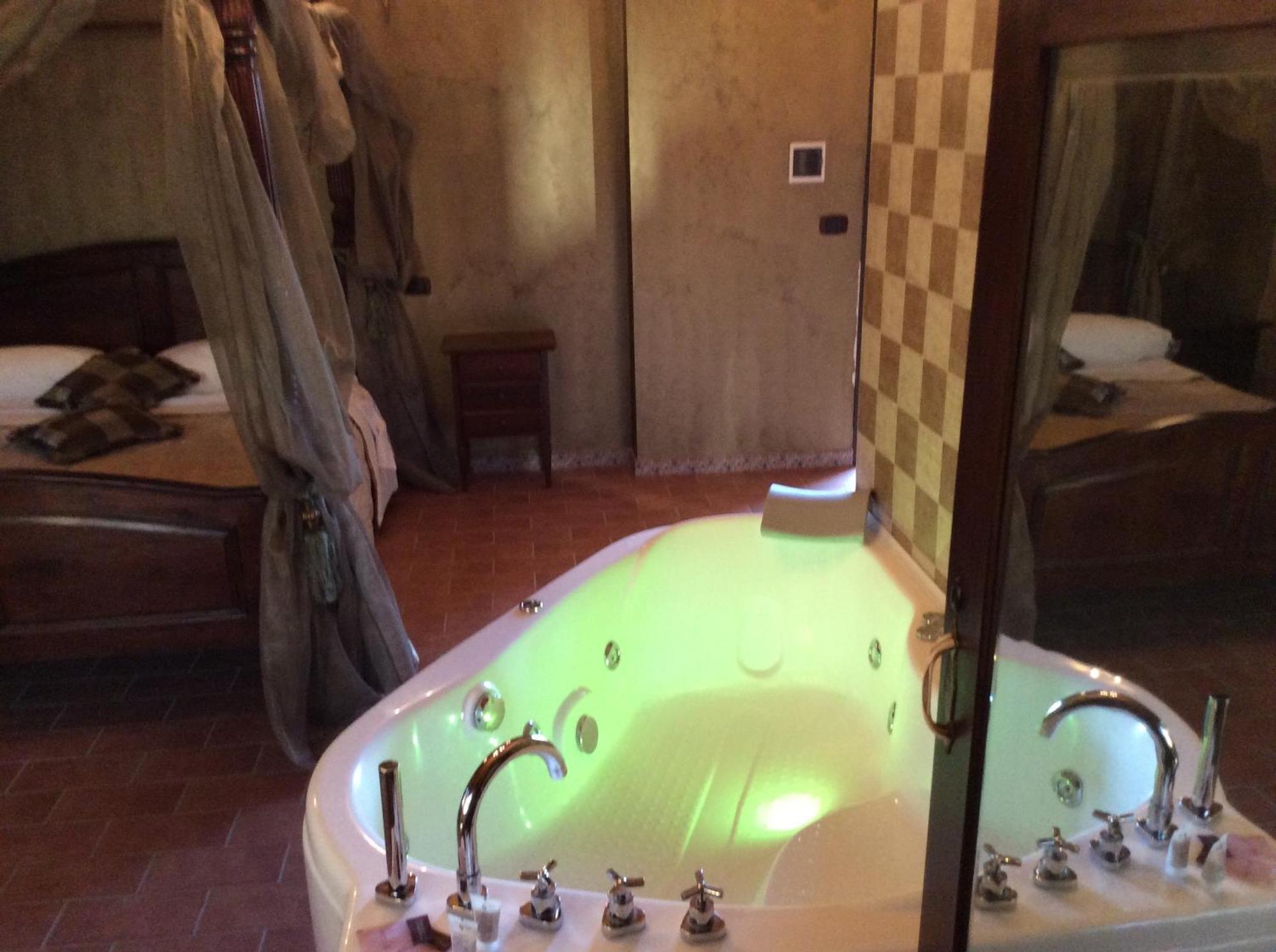 تشلانو Hotel Il Feudo Dei Pierleoni الغرفة الصورة