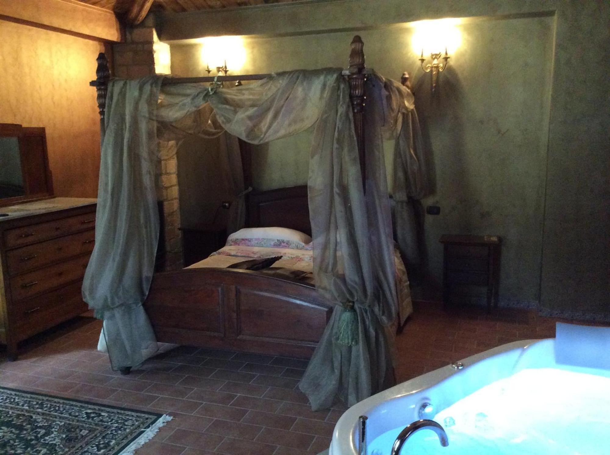 تشلانو Hotel Il Feudo Dei Pierleoni الغرفة الصورة